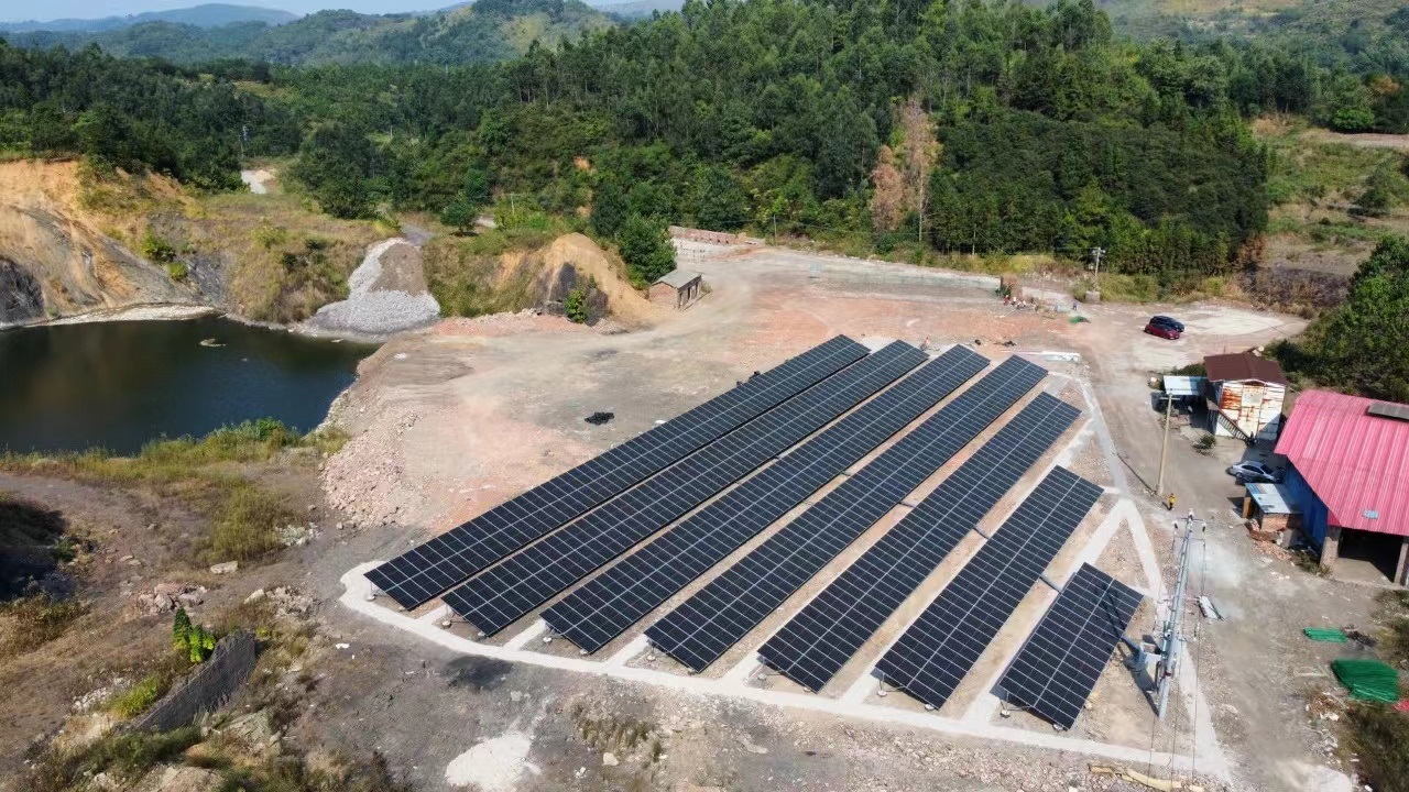 Se completó el proyecto de sistema de energía solar de 300 KW en Yunan